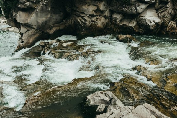 Explore the Best UK River Cruises Featuring Breathtaking Medieval Architecture